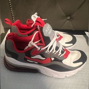NIKE KIDS SNEAKER